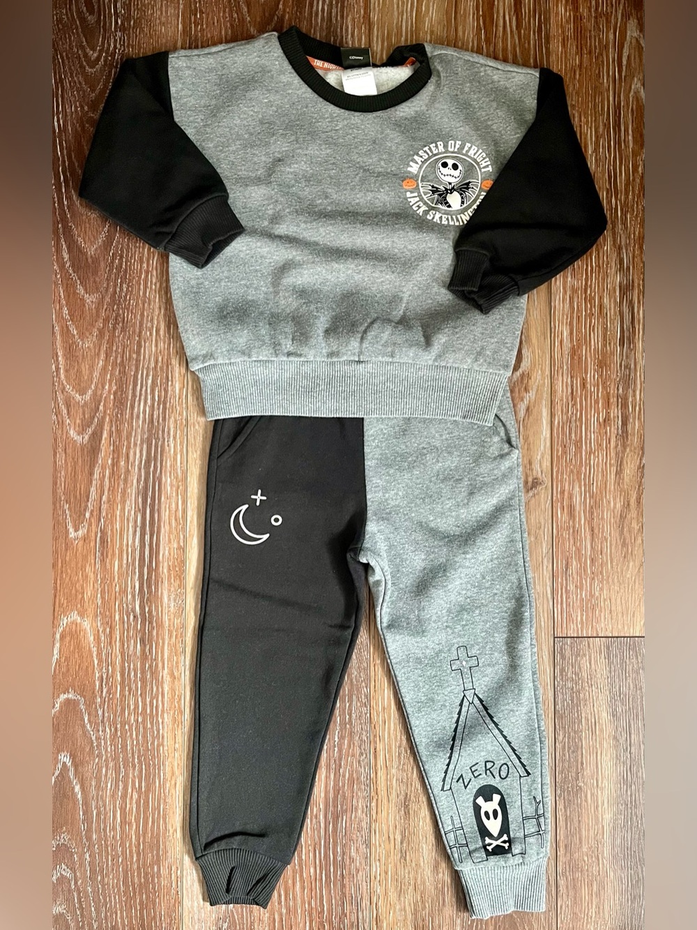 Disney’s Jack Skellington Glow in the Dark Fleece Sweat Suit Size 3T
